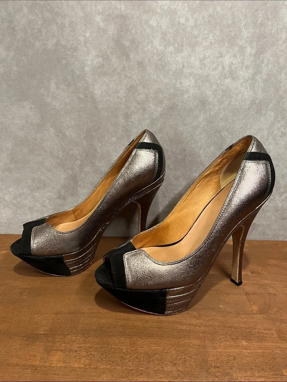 L.A.M.B. Metallic Silver & Black Peep-Toe Platform Pumps size 7